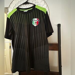 Men's Black and Green Graphic T-Shirt